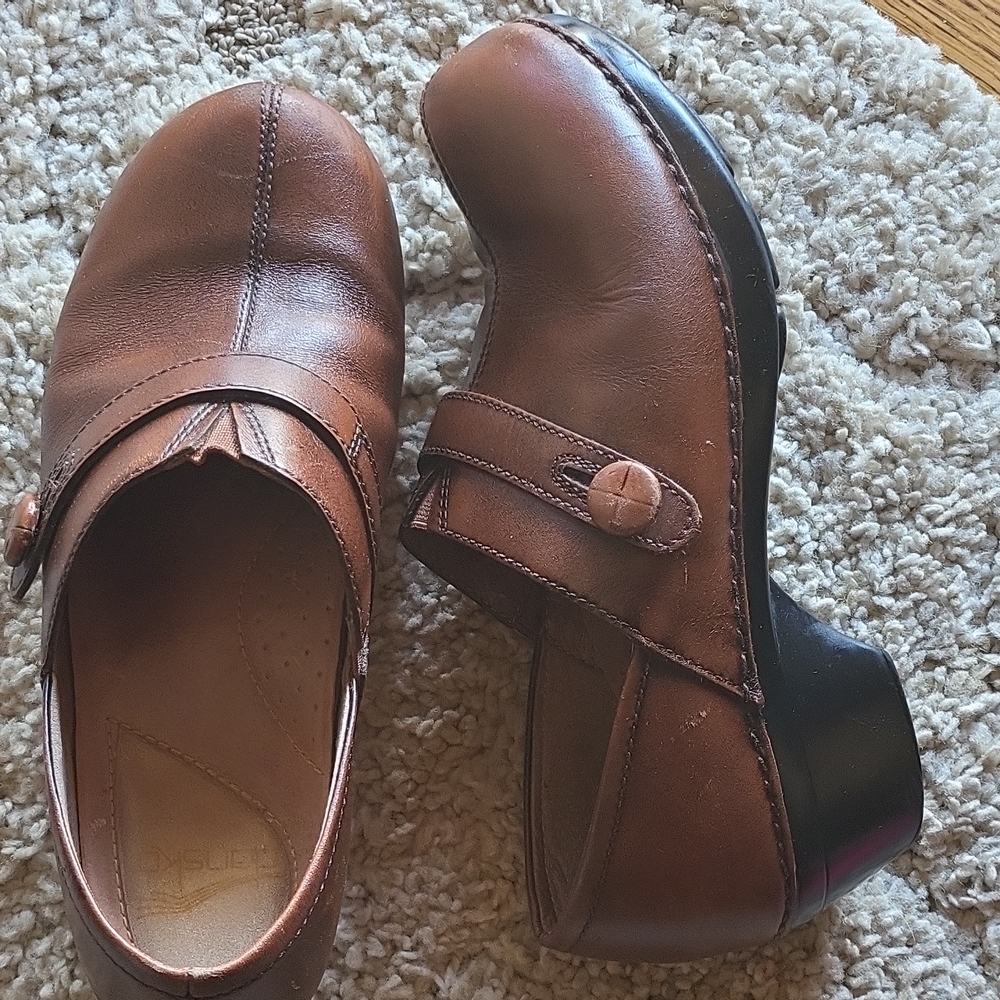 Dansko Brown Cloga
